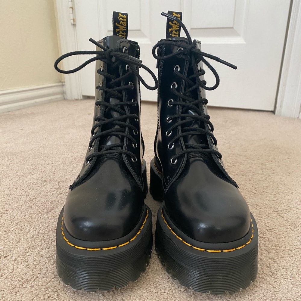 Women’s Platform Jadon Dr. Martens